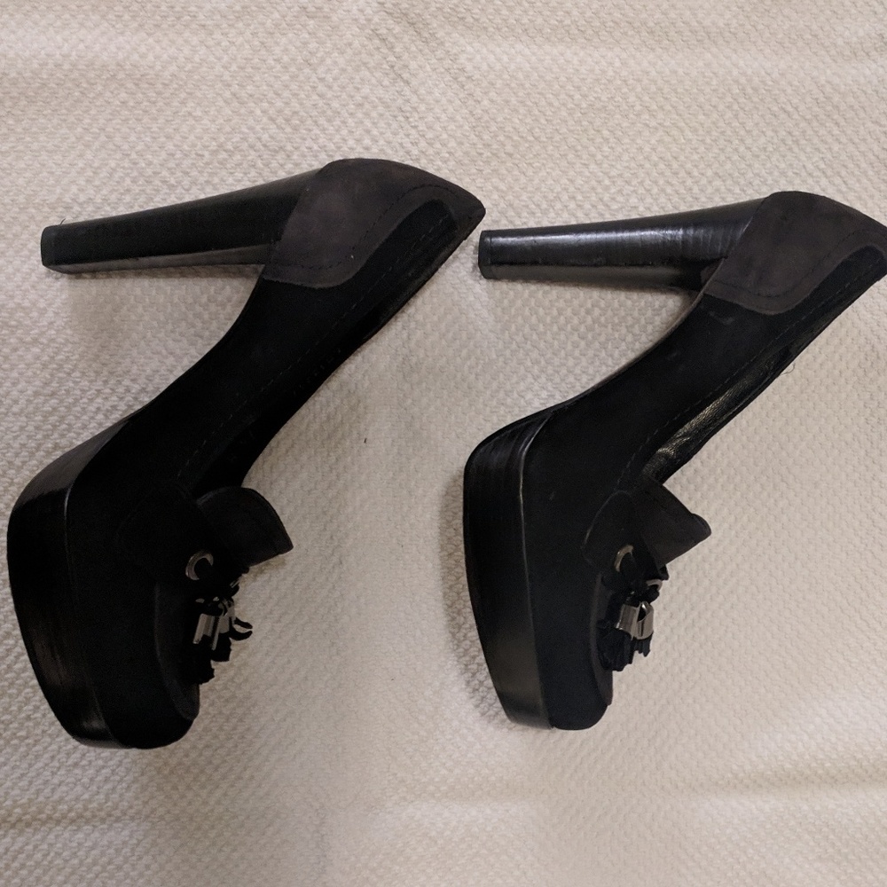 Stewart Wiezman Grey and black platform heels 7.5